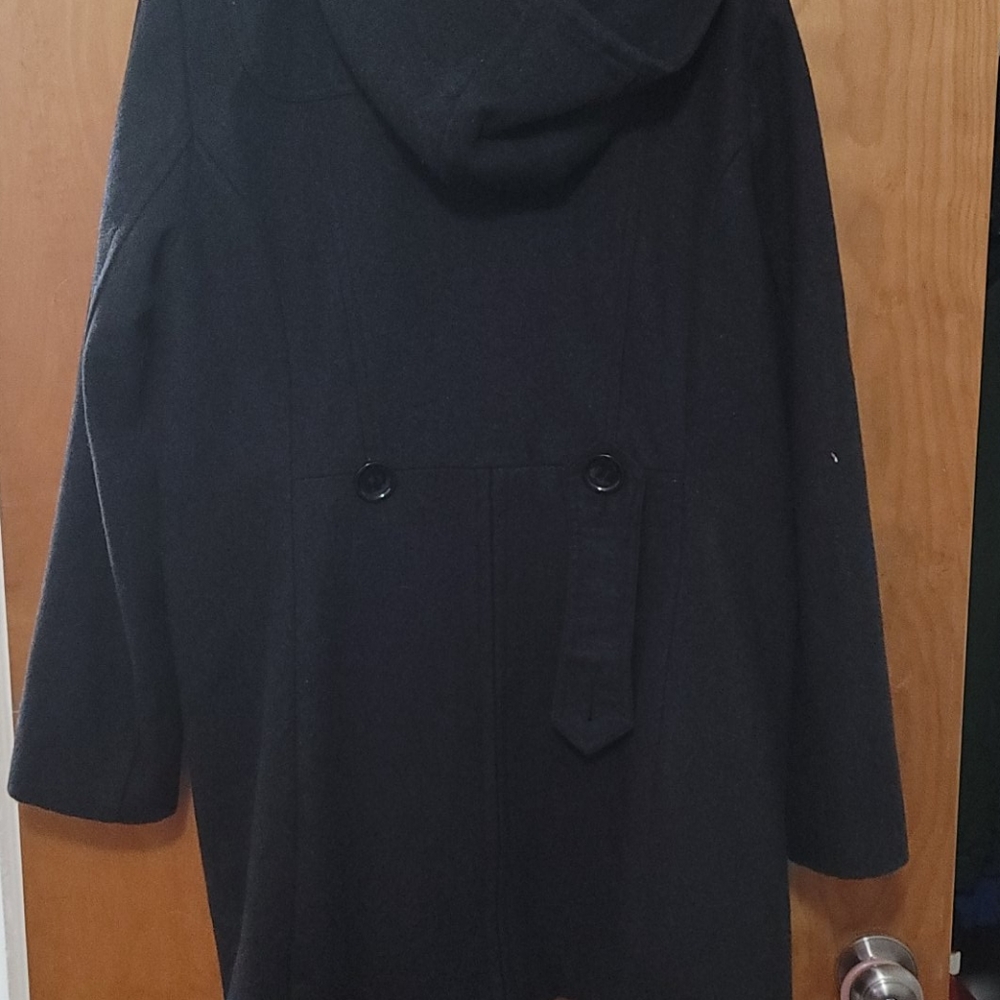 Coat - Picture 3 of 4